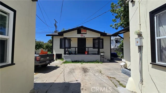 1247 W 62nd photo 4