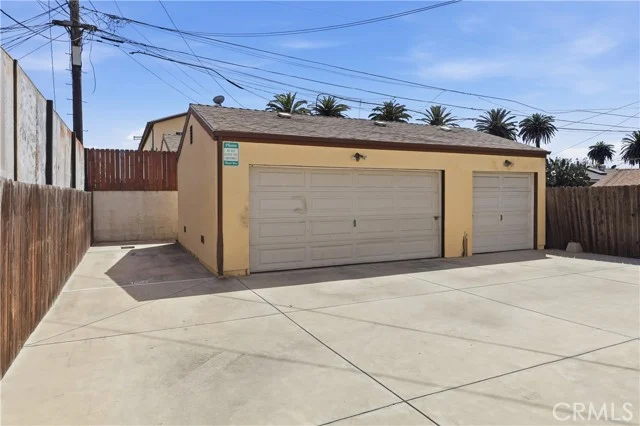 1614 W 39th Place photo 3