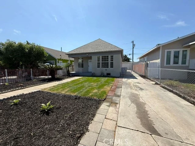 1546 W 70th Street photo 2