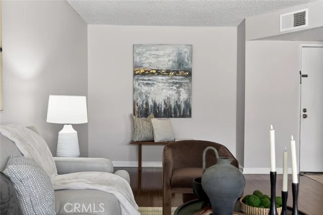 5412 Lindley Avenue #322 photo 2