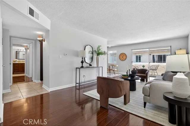 5412 Lindley Avenue #322 photo 3