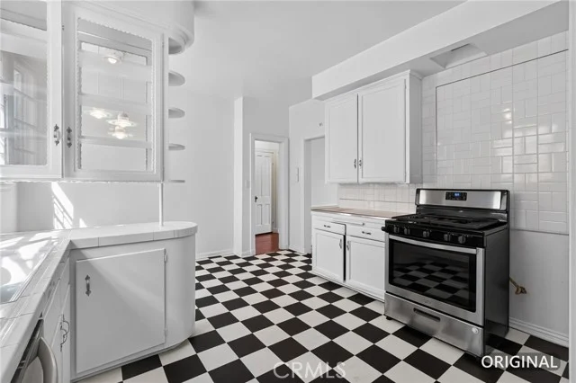1280 S Beverly Glen photo 5