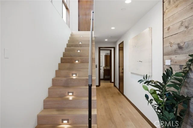 1120 Palm Drive photo 3