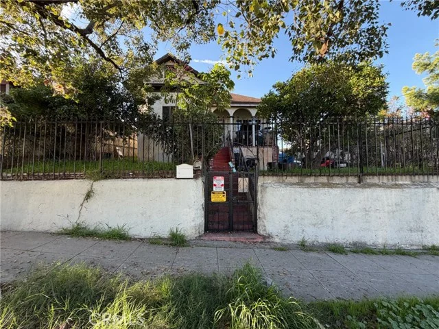 2112 City View Avenue, Los Angeles