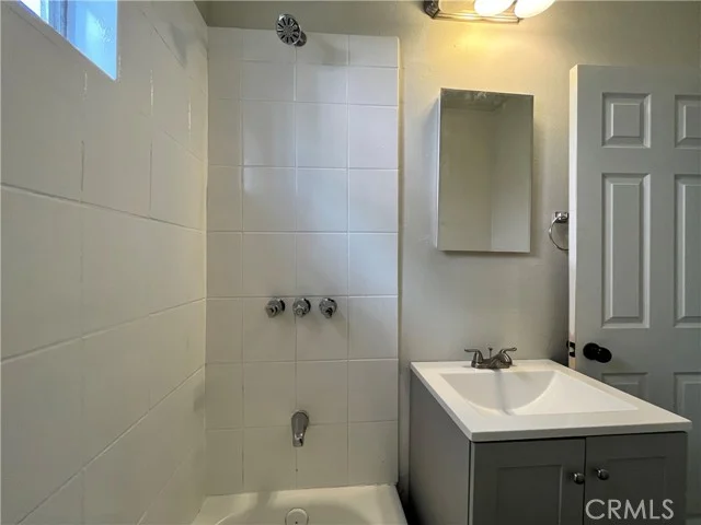 611 W 57th photo 5