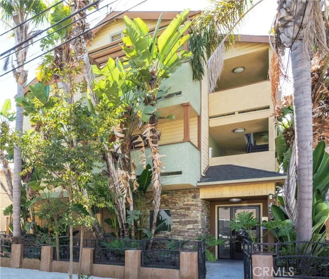 453 Almond Avenue #6 photo 2