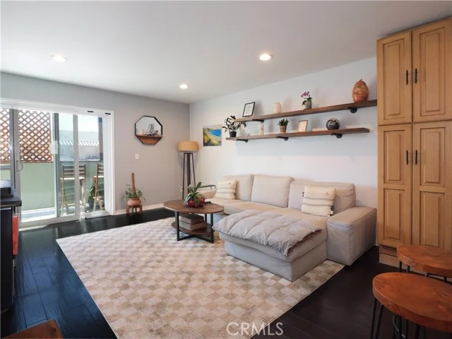 453 Almond Avenue #6 photo 5