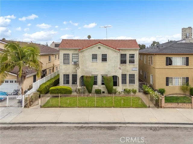 1258 S Woods Avenue photo 3