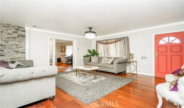 1800 E Hardwick photo 5