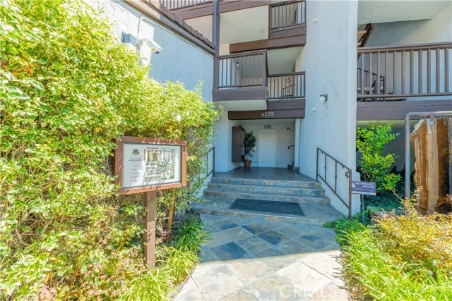 6275 Canoga #61, Woodland Hills