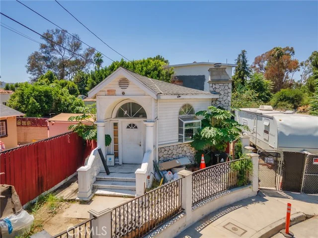 4463 Bellflower Avenue photo 1