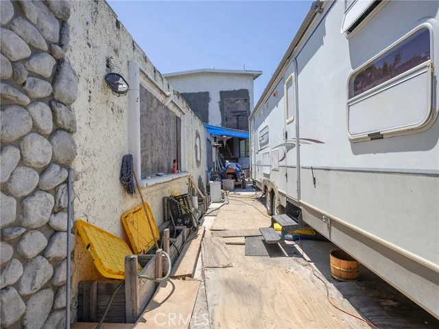 4463 Bellflower Avenue photo 2