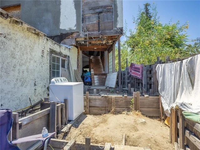 4463 Bellflower Avenue photo 4
