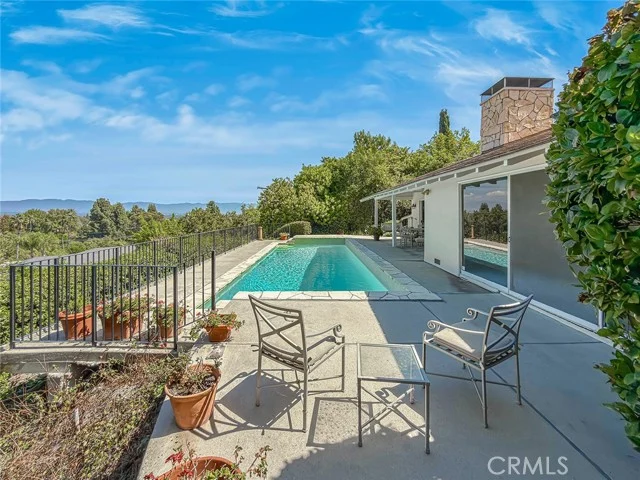 5015 Casa Dr. photo 2