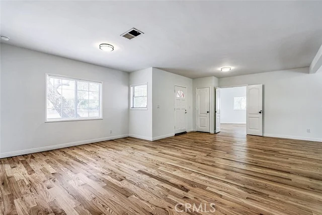 7700 Isis Avenue photo 5