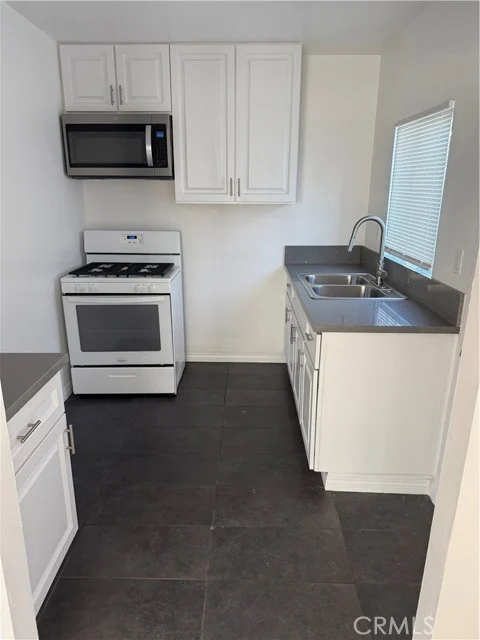 1323 Walnut Ave photo 3