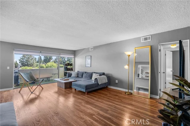 5454 Zelzah Avenue #309 photo 4
