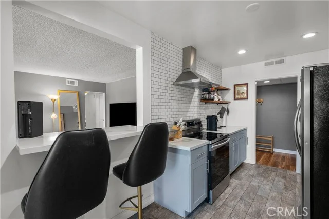 5454 Zelzah Avenue #309 photo 5