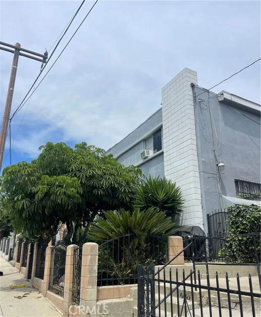 304 N Market photo 2