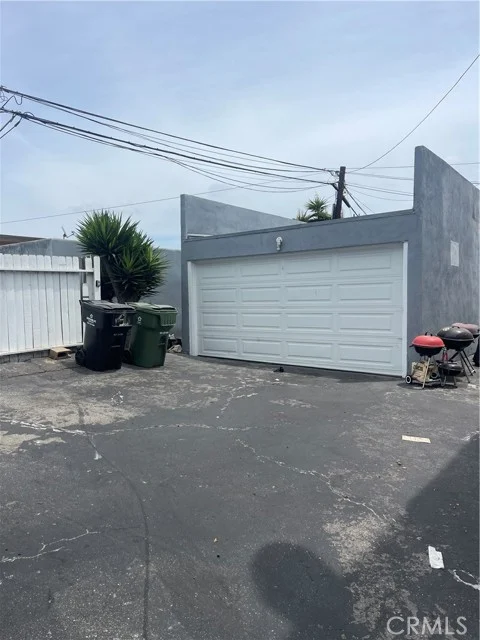 304 N Market photo 3