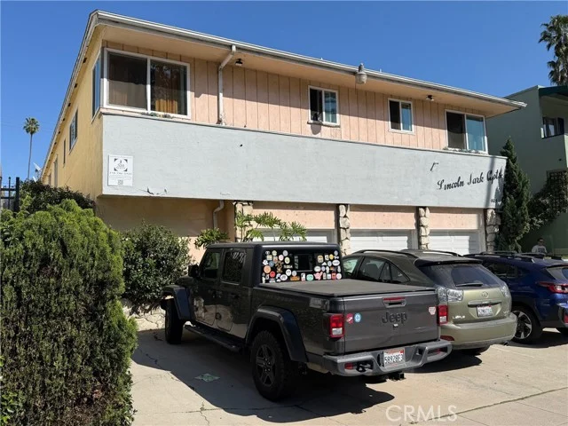 1129 Lincoln Boulevard photo 3