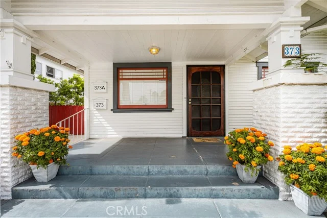 373 Gladys Avenue photo 4