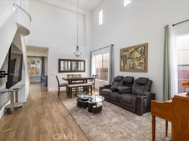 22821 Oak Knoll photo 4