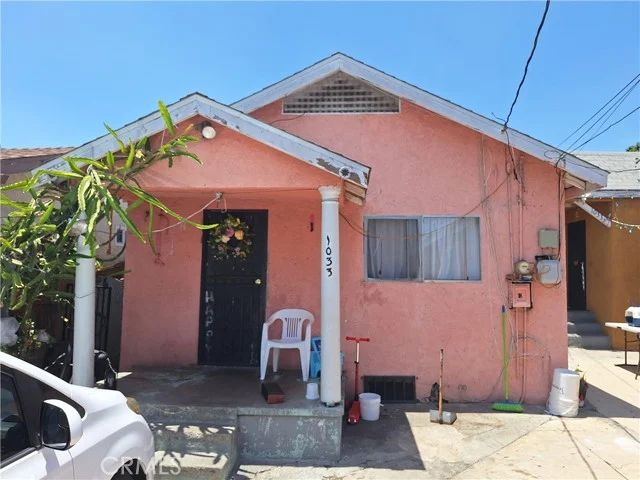 1031 S Ditman photo 3