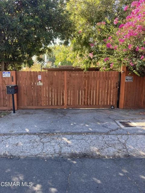 7927 Paso Robles Avenue photo 2