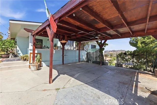 3073 Chadwick photo 4