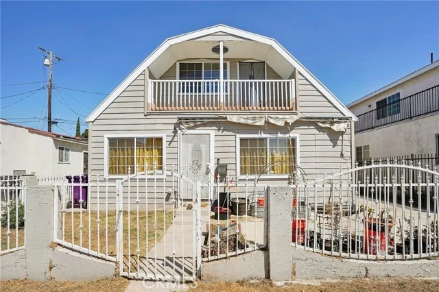 1211 E Leigh Court photo 1