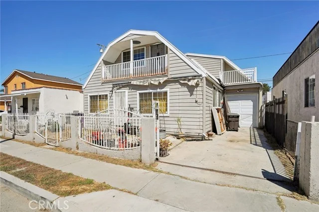 1211 E Leigh Court photo 2