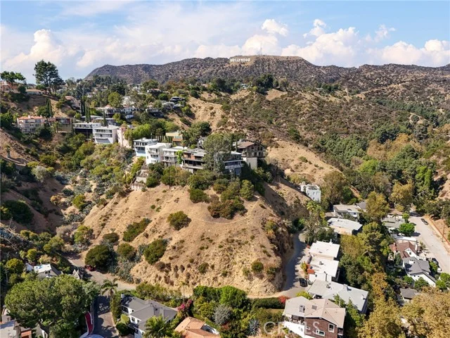 Bronholly Drive photo 2