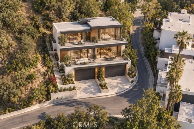 Bronholly Drive photo 3