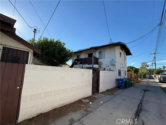 1045 E New York photo 5