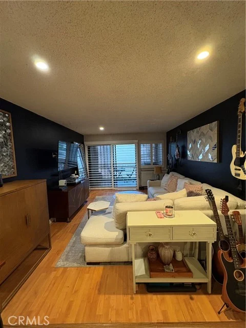 1118 Valencia Street #113, Los Angeles