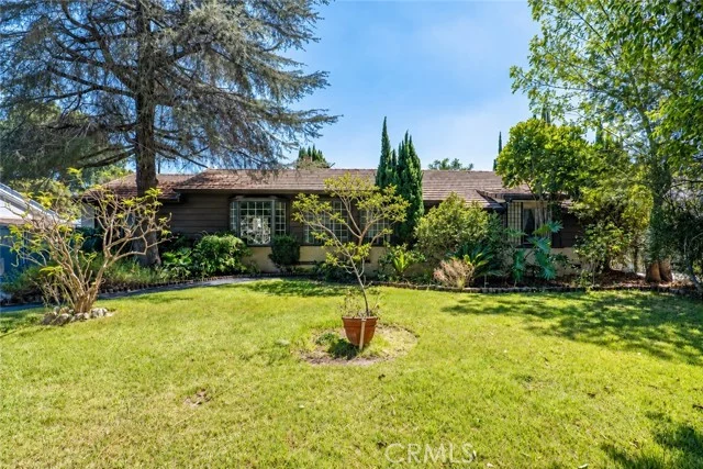 6438 Orion Avenue photo 3