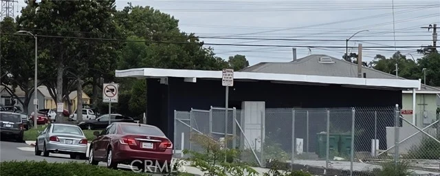 110 E Cambridge photo 2