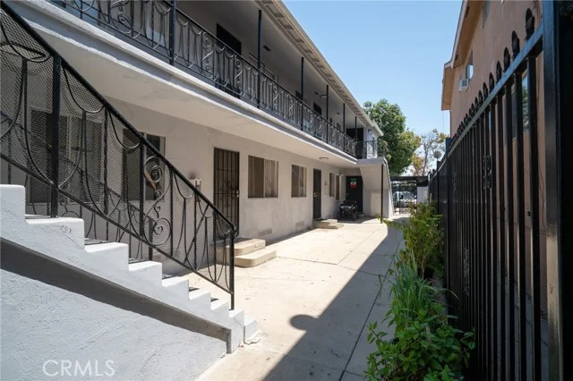 1425 Cedar Avenue photo 4