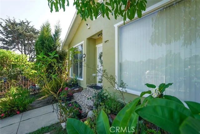 3415 S gramercy Place photo 2