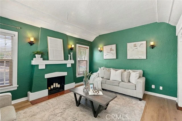 2390 Oregon photo 3