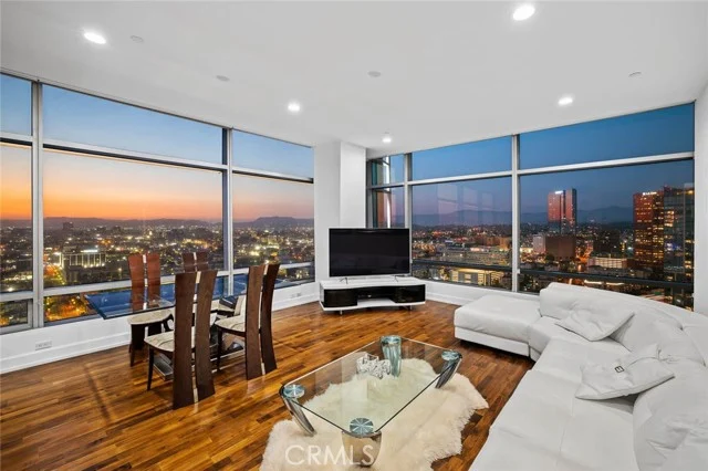 900 W Olympic #31J photo 5