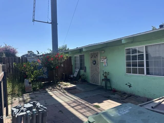 1052 N Wilmington Boulevard photo 2