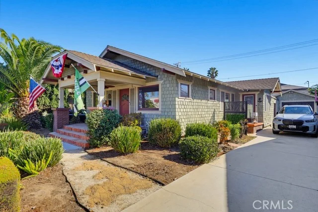 376 Orizaba Avenue photo 2