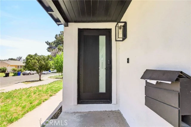 7117 Natick, Van Nuys