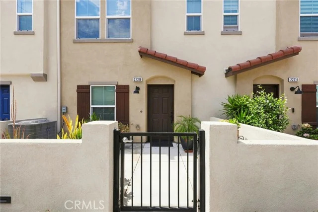 22318 Lily Ct photo 3