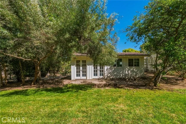 14 Johns Canyon Road photo 5