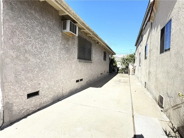5940 Gundry Avenue photo 3