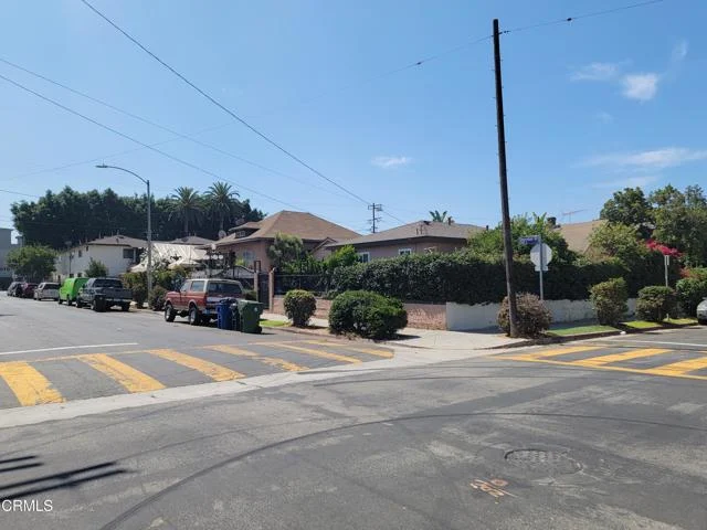 2338 sheridan Street photo 2