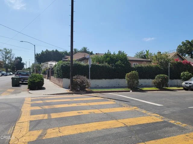 2338 sheridan Street photo 3